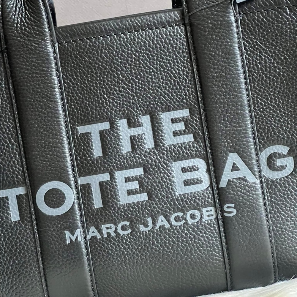 H009L01SP21 - Marc Jacobs The Leather Mini Tote Bag - Picture 4 of 16